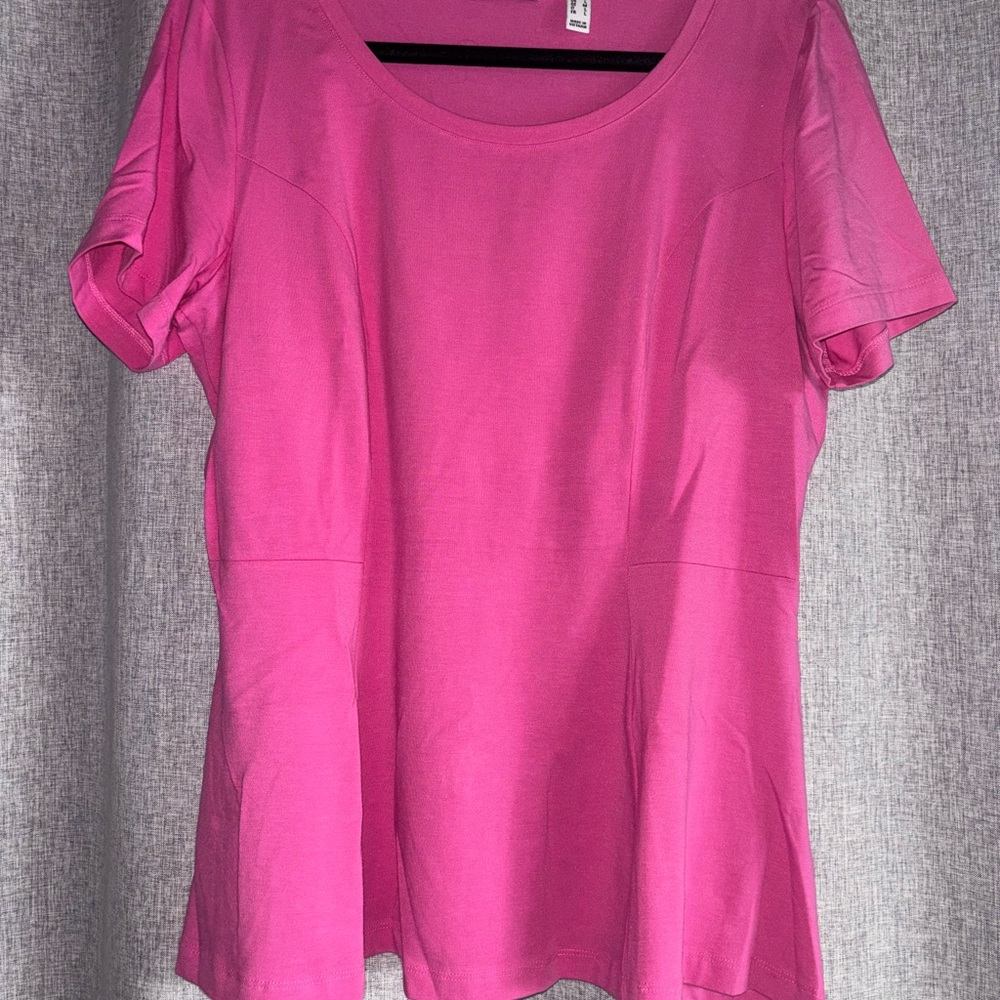 Isaac Mizrahi Fuchsia Short Sleeve Top